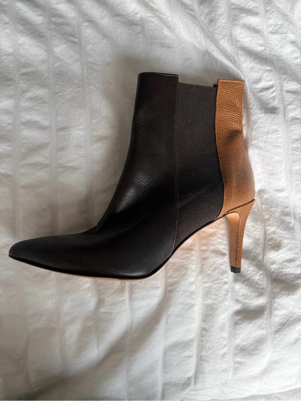 Diane B. Women's Black and Tan Pointed-Toe Stiletto Ankle Boot